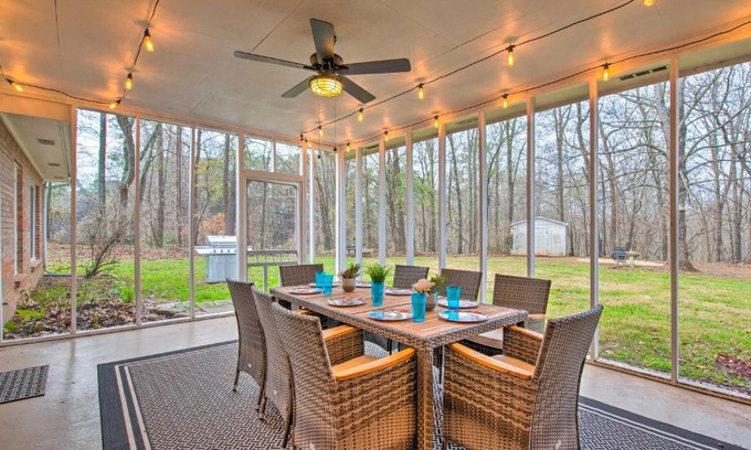 Euharlee House | Ranch Home with Front Porch on Etowah River!