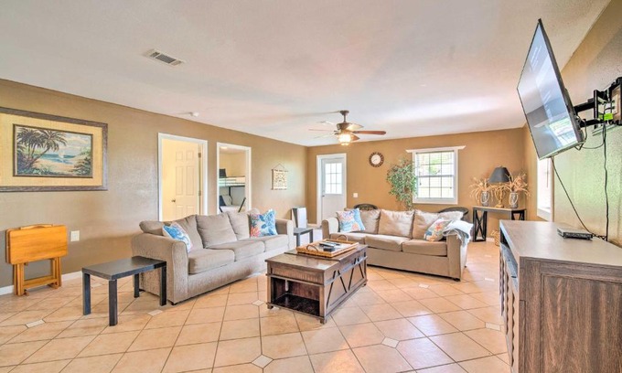 Steinhatchee House | Ranch-Style Gem Charcoal Grill, Kayak and Boat