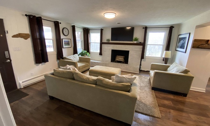 Morganton House | Rancher retreat only 5 miles from the heart of downtown Morganton.