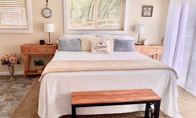 Loomis Cottage | Rancho Paradiso in Loomis is the perfect retreat!