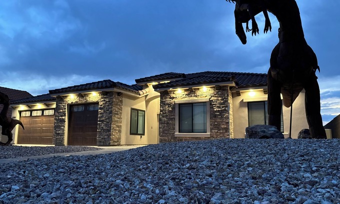 Bullhead City House | Raptor Ridge River Retreat - Minutes from the River/Casinos/Lake!