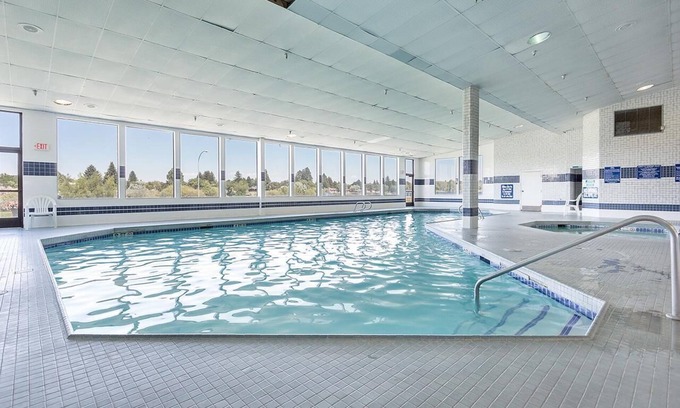 Idaho Falls Hotel | RARE FIND! ONE GORGEOUS UNIT! COMPLETE WITH SPA, POOL, HOT-TUB