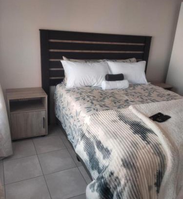 Soshanguve House | Rasesa Guesthouse Block V