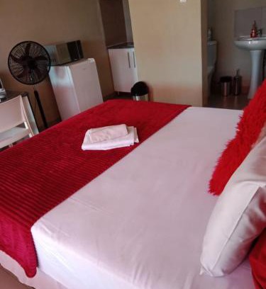 Soshanguve House | Rasesa Guesthouse