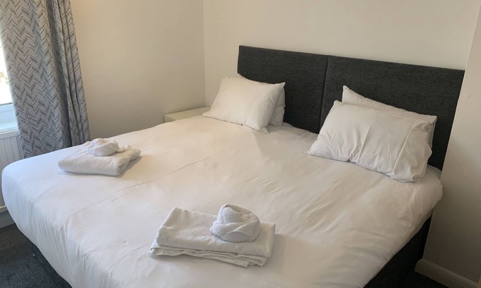 Sileby House | Ratcliffe House - Spacious 3 bedroom House in Sileby