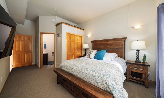 Leavenworth House | Ready to get out of town to relax with family and friends in Leavenworth?