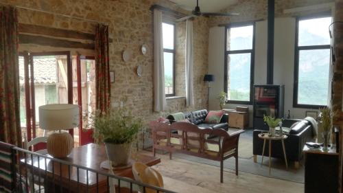 Visalibons House | Rebelde Green