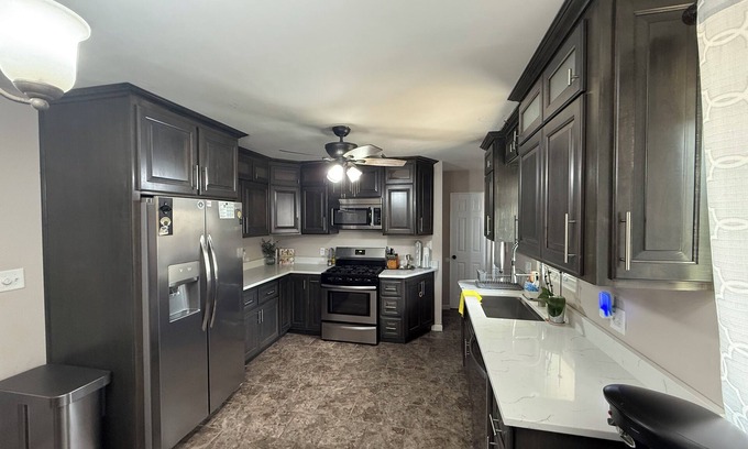 South Bend House | Recently remodeled 3-bedroom house in peaceful South Bend walking distance to ND