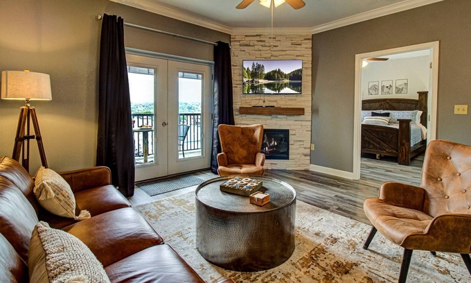 Pigeon Forge Condo | Recently renovated 2 bedroom/2 bathroom Smoky Mountain Condo in Pigeon Forge