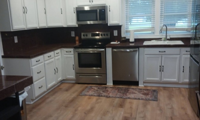 Longs Cottage | Recently updated cottage minutes from beach, pet friendly, large yard wifi, ac