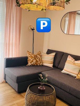 Centro - Sagrario Apartment | Recién reformado y PARKING VIGILADO GRATIS pleno centro Granada Picón Center