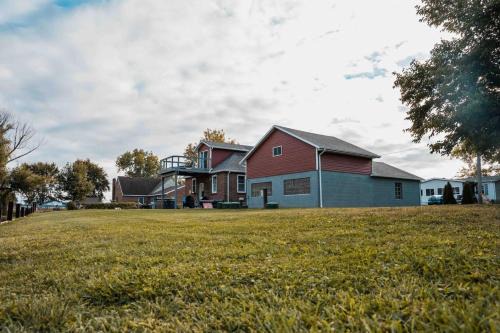 Vickery House | Reconnect in a Cozy Retreat