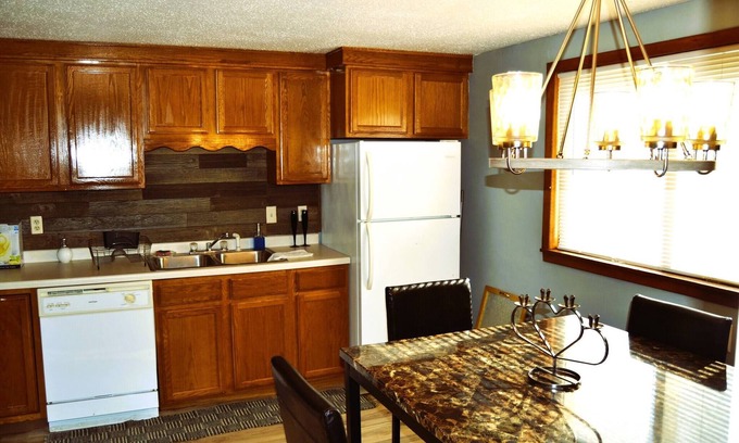 Grand Forks Apartment | Red 3 - A delightful and cozy two-bedroom apartment