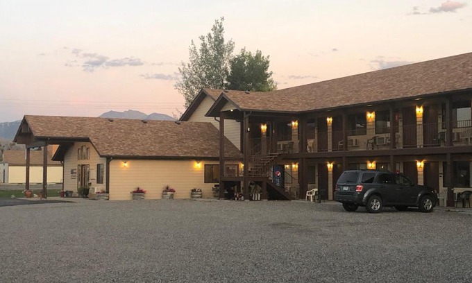 Ennis Hotel | Red Bear Inn