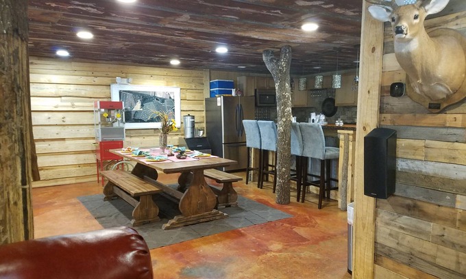 Statesboro House | Red Fern Lodge Room 4