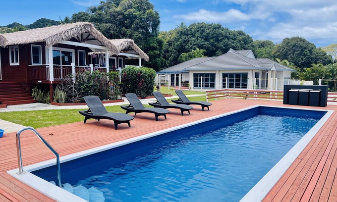 Rarotonga House | Red Hibiscus Luxury Home