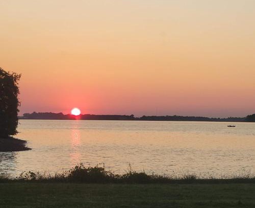 Lake Village House | Red Leaf Cottages