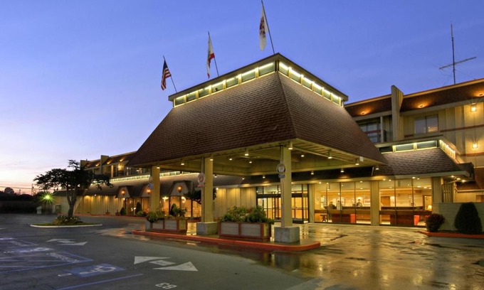 Downtown Hotel | Red Lion Hotel Eureka