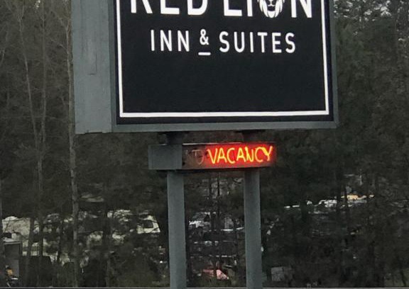 La Pine Hotel | Red Lion Inn and Suites La Pine, Oregon
