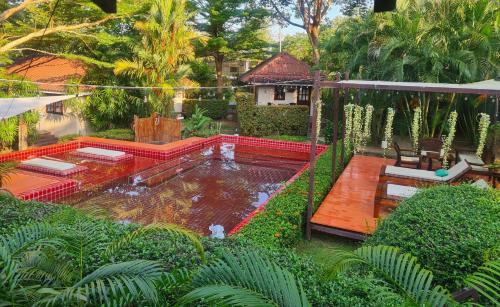 Bai Lan Resort | Red Moon Hideaway