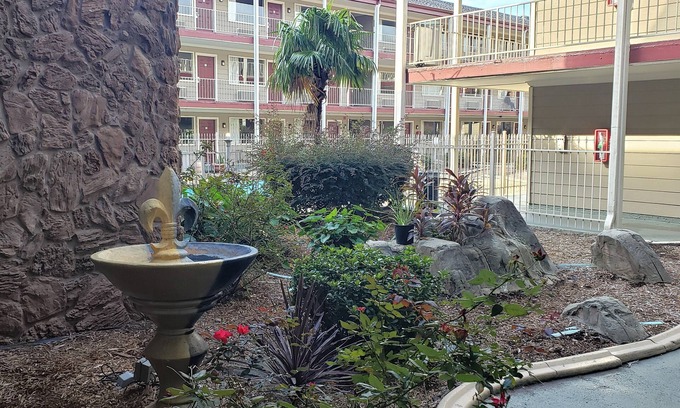 Kenner - Louis Armstrong International Airport Hotel | Red Roof Inn Kenner – New Orleans Airport NE