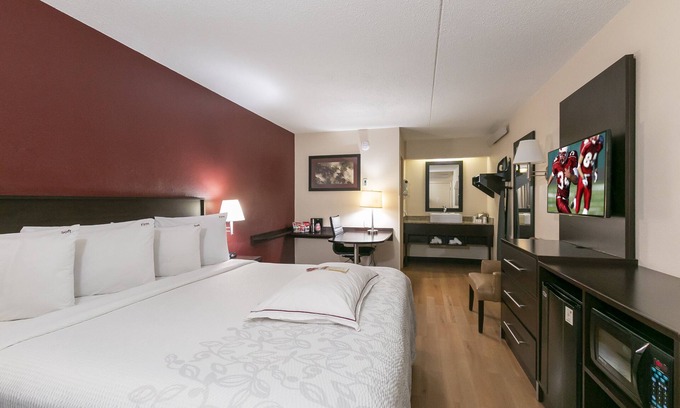 Columbus Hotel | Red Roof Inn PLUS+ Columbus-Ohio State University OSU