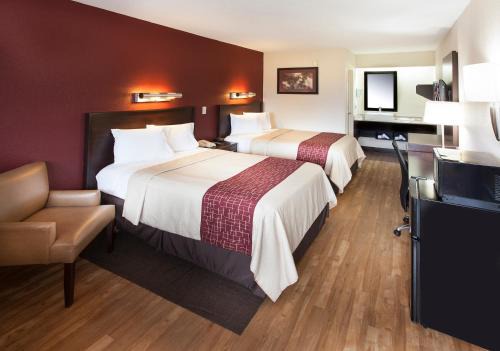 Essington Hotel | Red Roof Inn PLUS+ Philadelphia Airport