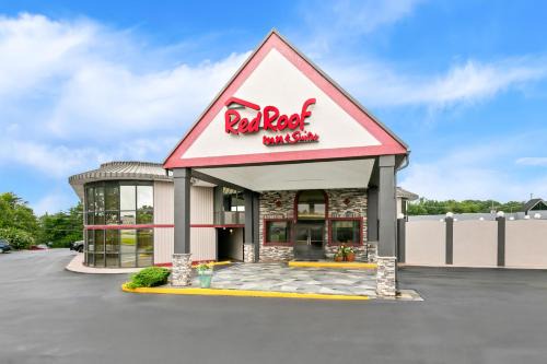 Duncan Hotel | Red Roof Inn & Suites Duncan