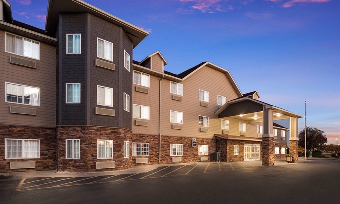 Council Bluffs Hotel | Red Roof Inn & Suites Omaha - Council Bluffs