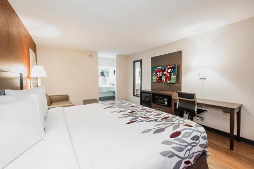 Walterboro Hotel | Red Roof Inn Walterboro