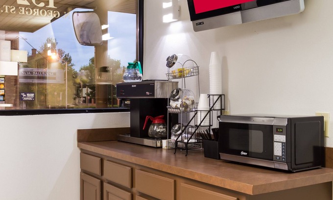 York Hotel | Red Roof Inn York Downtown