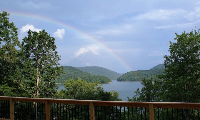 Rock Harbor House | Redden's Roost; snuggle into a lakefront nest with a gorgeous bird's eye view