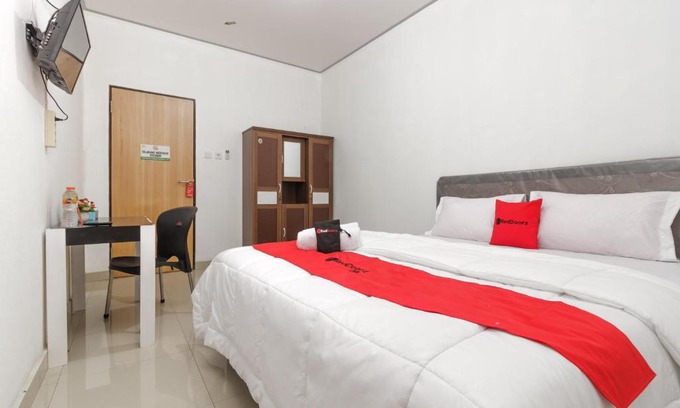Banjarmasin House | RedDoorz Syariah near RSU Suaka Insan Banjarmasin