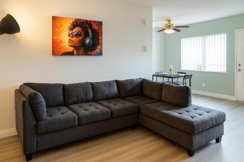 South Redondo Apartment | Redondo Huge 1Bedroom,3 Queens, close to Beach Sleeps 7