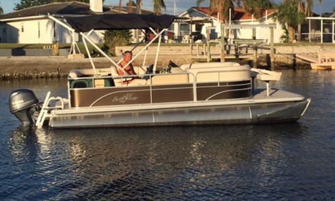 Flor-a-mar House | Reduced Fall/Winter rates. Book your get away now! FREE use of pontoon boat .