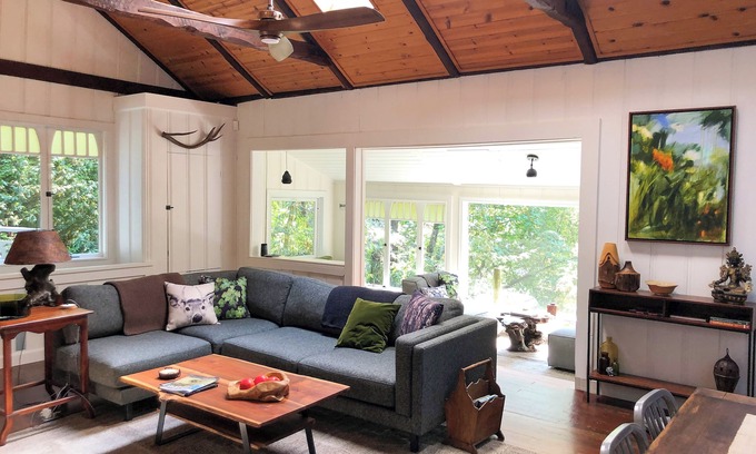 Monte Rio Cottage | Redwood Retreat: Charming Alpine Cottage