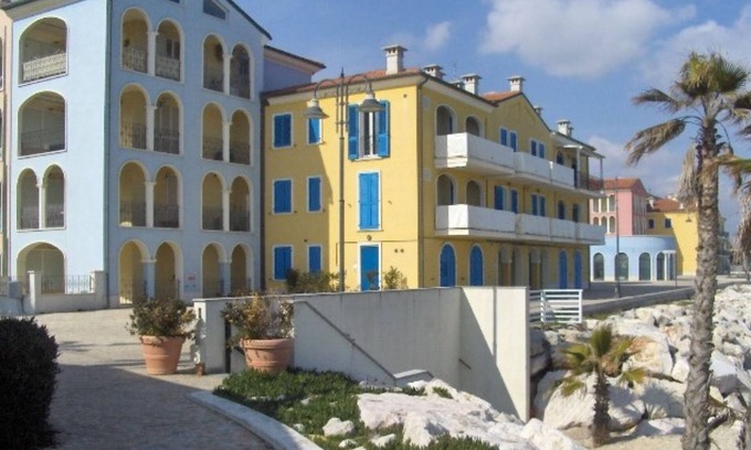 Villa Musone Apartment | Ref 32 Summer rental – Seafront two bedroom apartment