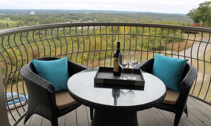 Lake Ozark Hotel | Regalia Hotel & Conference Center