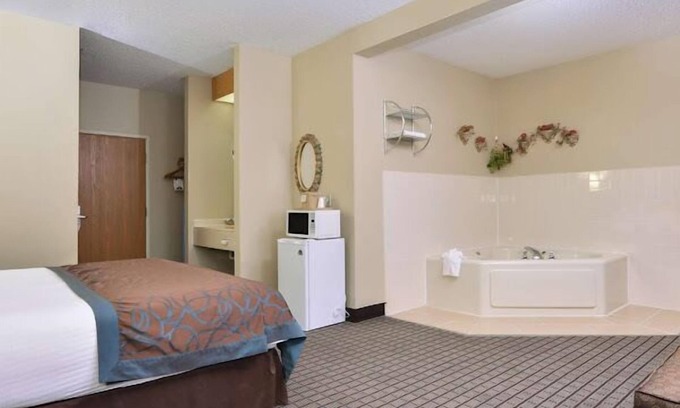 Geneseo Hotel | Regency Inn Geneseo IL I-80