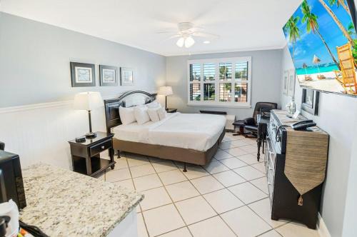 Litchfield by the Sea Apartment | Rejuvinating 2nd flr Resort View King Room