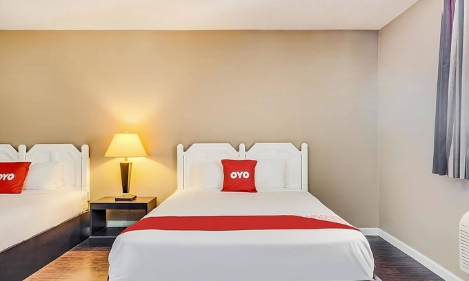 Elk City House | Relax and Unwind! 2 Spacious Units, Free Parking, Near National Route 66 Museum