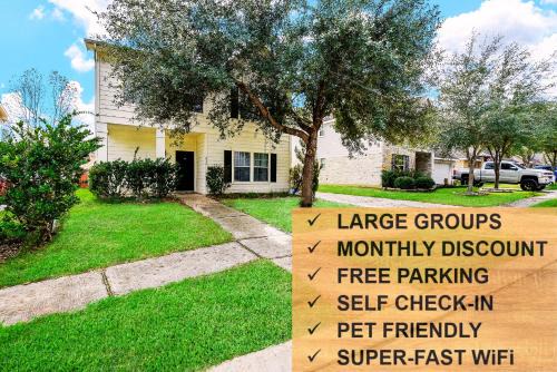 Conroe House | Relax and Unwind at Our 7BR Oasis