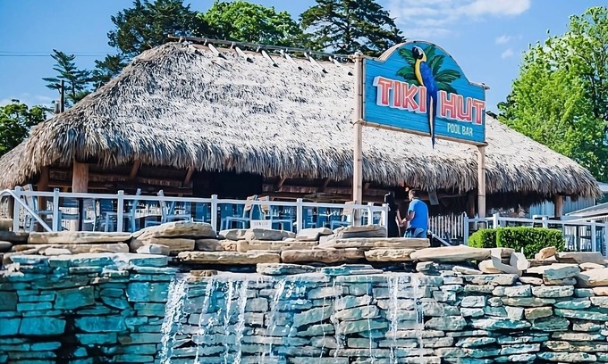 Osage Beach Hotel | Relax and Unwind! Free Parking, Onsite Pool, Near Main Street Music Hall