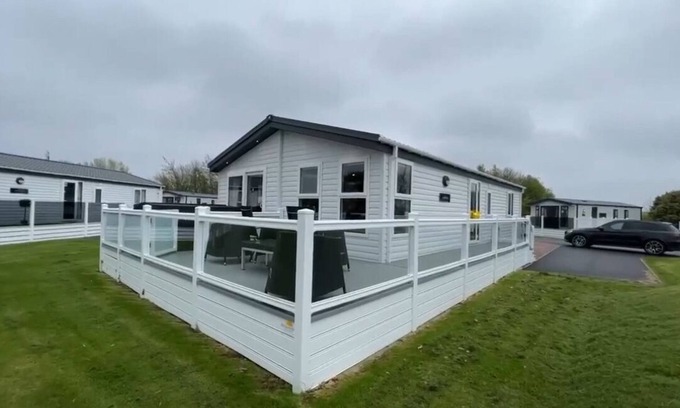 Skegness Cabin | Relax at our lodge with a hot tub and breathtaking views your perfect escape!