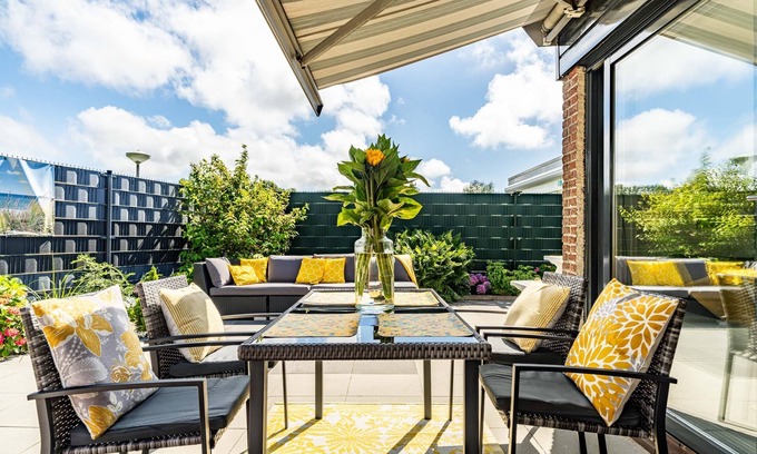 Municipality of Noordwijk House | Relax at this peaceful place🌷 A dog owners favorite. Tulip season deals!