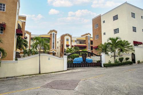 Gregorio Luperon Apartment | Relax in this apartment