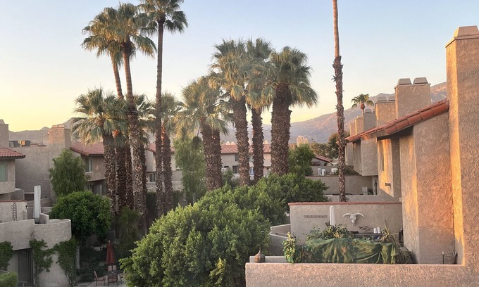 Baristo Condo | Relax in a 2-Bedroom Oasis Steps from Downtown. Your Ideal Vacation Retreat!