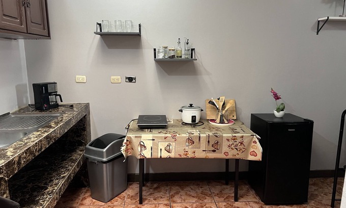 Carmen Apartment | Relax in downtown Alajuela/5min near the Airport