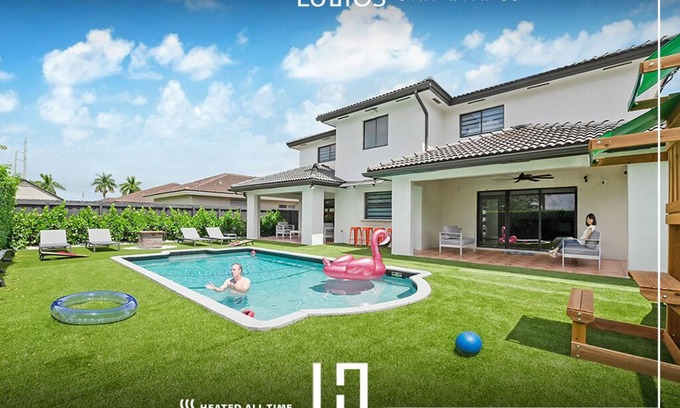 Richmond West House | Relax & Play Retreat Pool, Games, BBQ & More