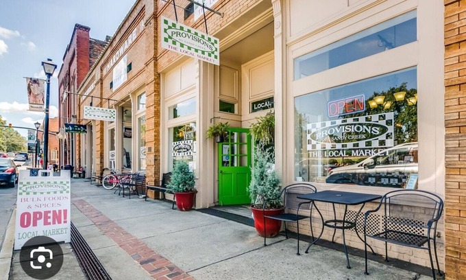 Marvin House | Relax with our Spacious 5-bedroom house w a Beautiful Sunroom in charming Waxhaw